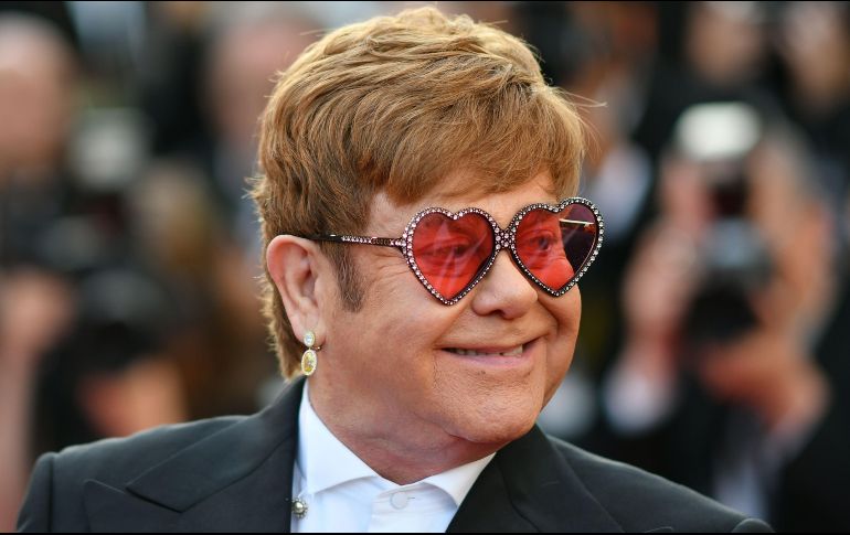 Elton John a su llegada en la alfombra roja del la 72 edición del Festival de Cannes. AFP / A. Pizolli