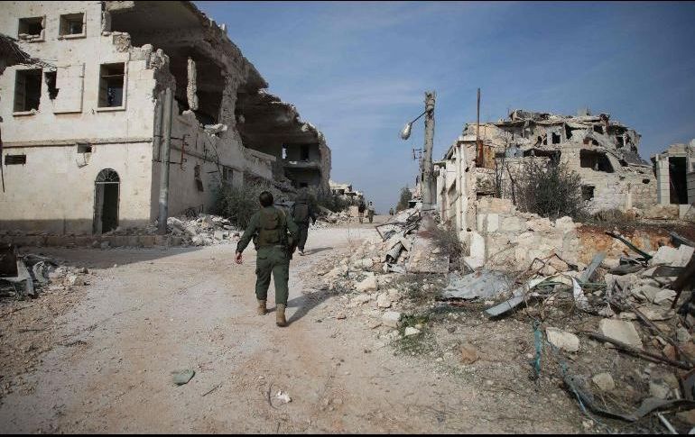 Fuerzas sirias y sus aliados rusos han incrementado los ataques en la región de Idleb desde finales de abril, lo que hace temer una posible ofensiva inminente para tomar el control. AFP / ARCHIVO