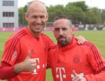 Arjen Robben (I) y Franck Ribéry dejarán el Bayern al final de la temporada en curso. TWITTER/@FCBayern