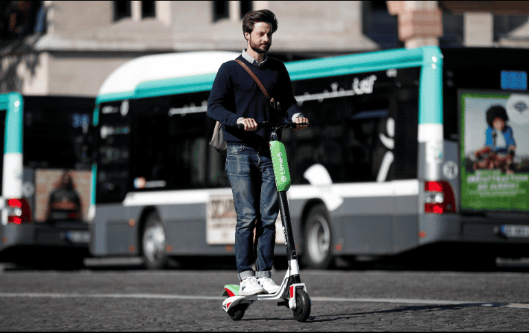 Los “scooters” de Lime buscan ser un nuevo modelo de movilidad sustentable para Guadalajara. TWITTER/ @spampageso
