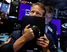 El Dow Jones descendió 98 unidades, 0.4%, a 25 mil 764 enteros. AP/R. Drew