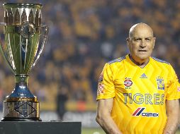 Batocletti también dirigió a los equipos de la UANL, varonil y femenil, con éste último consiguió el campeonato en el Clausura 2018. IMAGO7/