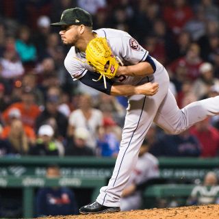 Roberto Osuna vuelve a salir al rescate