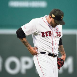 Los Astros muelen a Héctor Velázquez y extienden su racha