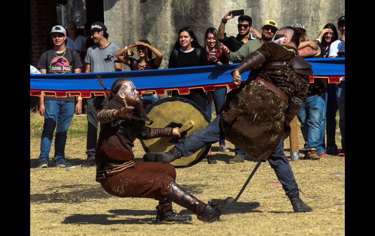 Recreación de una lucha en un festival medieval. EFE/A. García