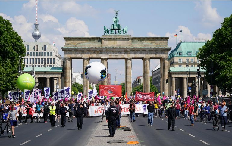 En Berlín se registraron más de 10 mil asistentes a la marcha. EFE/A. Becher