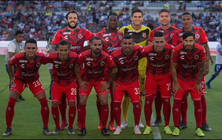 Los empresarios, entre otras cosas, estudiarán los contratos de los futbolistas escualos por las constantes quejas de falta de pagos en el club. MEXSPORT / ARCHIVO