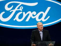 El consejero delegado de Ford, Jim Hackett, dijo que el proceso de supresión de empleos se completará para finales de agosto. AP/ARCHIVO