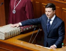 Volodimir Zelenski durante su investidura como presidente, en una ceremonia en el Parlamento o Rada Suprema en Kiev. AP/E. Lukatsky