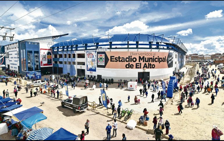 El Estadio Municipal de El Alto, donde falleció el árbitro Víctor Hugo Hurtado, está situado a más de cuatro mil metros sobre el nivel del mar. AFP / A. Raldes
