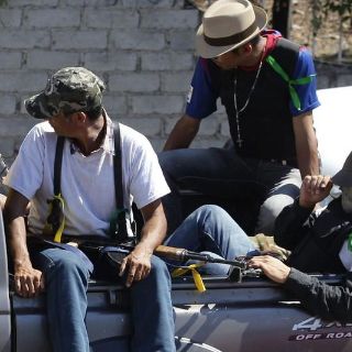 La mitad de los michoacanos están armados: comandante
