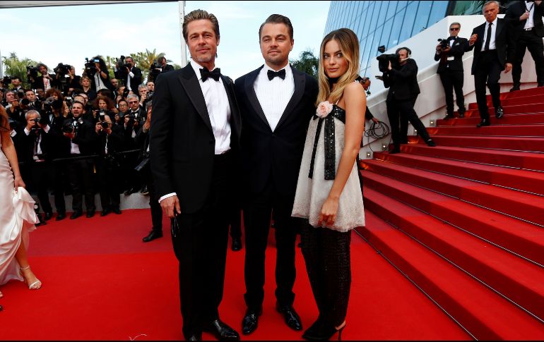 Hubo gritos que precedieron la llegada de los protagonistas Robbie, DiCaprio y Pitt al Palacio de Festivales. AP / P. Gliannakouri
