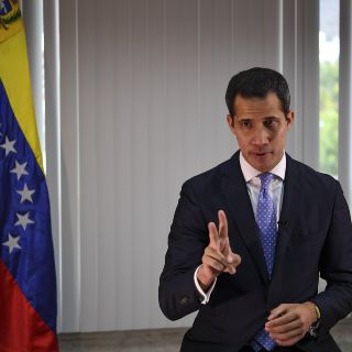 Guaidó llama a militares a actuar para detener crisis en Venezuela