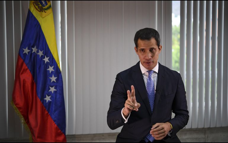 Desde inicios de año, Guaidó ha realizado varias exhortaciones a las fuerzas armadas para que derroquen a Maduro. AFP/ARCHIVO