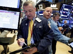 El Dow Jones avanzó 197 puntos, un 0.8 por ciento, hasta alcanzar las 25 mil 877 unidades. AP/ARCHIVO