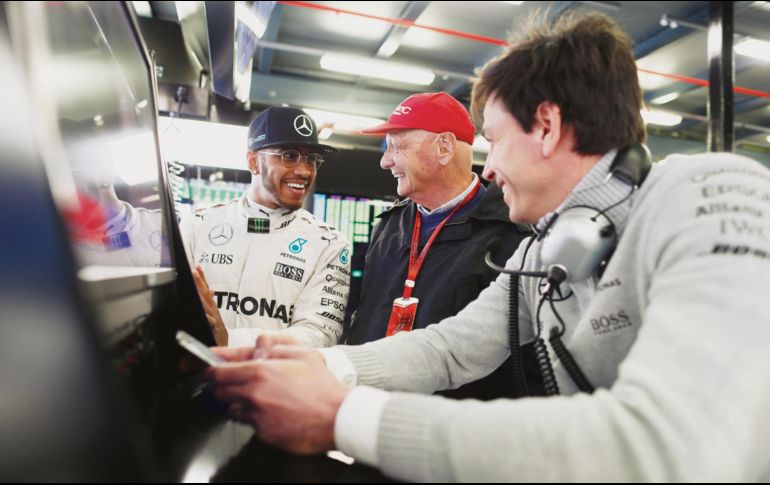 El último contacto de Niki Lauda con la Fórmula Uno fue con la escudería Mercedes, cerca de Lewis Hamilton y Toto Wolff. DAIMLER