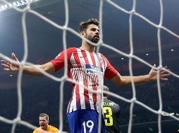 Diego Costa fue retirado en camilla del terreno de juego en el minuto 27 del partido amistoso contra el Beitar Jerusalén. AP / M. Fernández