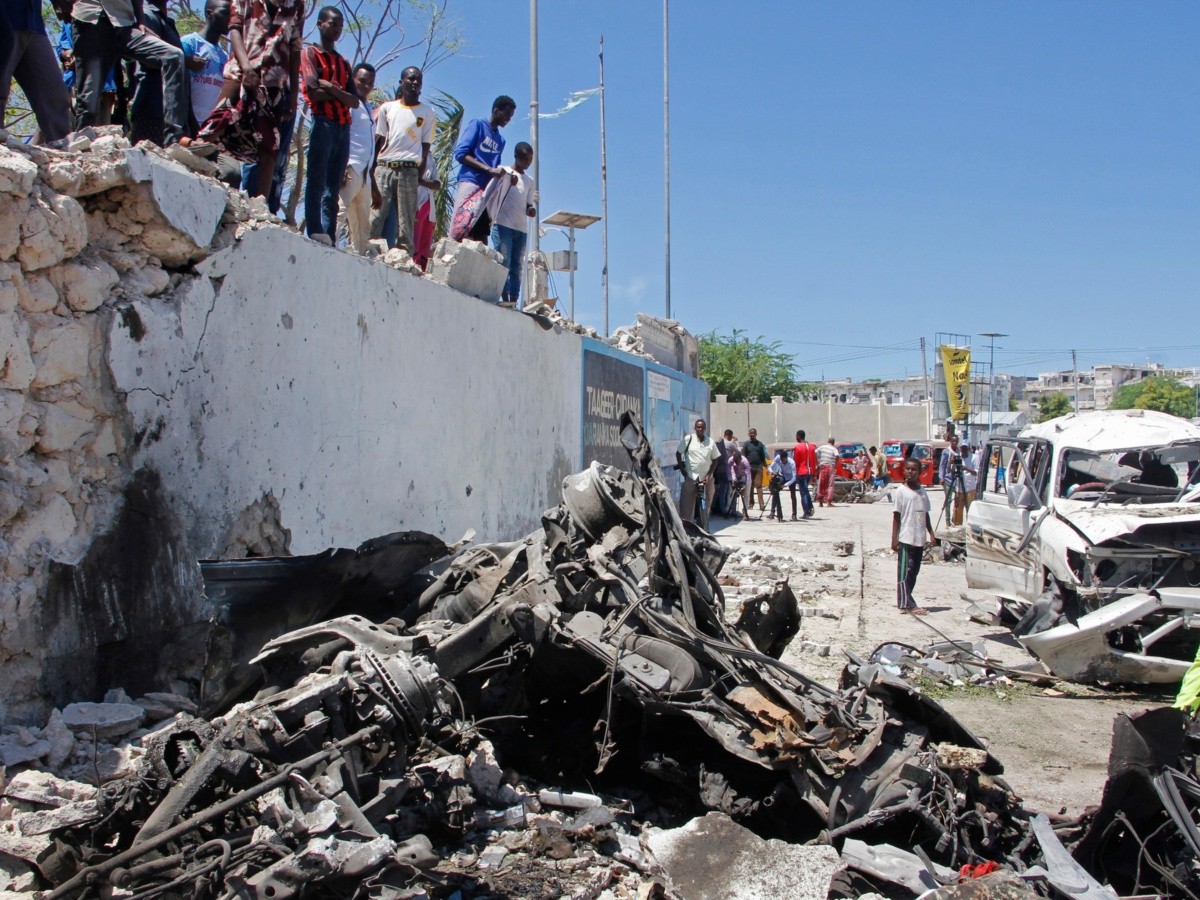  Mueren cinco personas tras explosión de coche bomba en Somalia