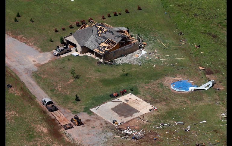 Una casa dañada por un tornado que azotó el lunes Mangum, Oklahoma. AP/S. Ogrocki