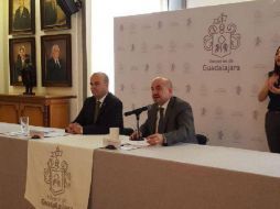 En ambos casos, la Contraloría presentó denuncias ante la Fiscalía Anticorrupción y dijo que actualmente hay otros 53 procedimientos abiertos que se investigan en el Ayuntamiento. TWITTER/ @GuadalajaraGob