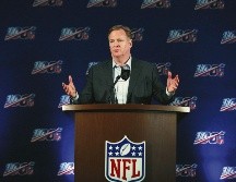 Roger Goodell y los dueños de los equipos  quieren precisar qué se puede revisar y qué no. AP / B. Anderson