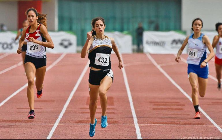 Pese a sus logros, Paola Morán (#432) desconoce si irá al Mundial de Atletismo en Qatar. TWITTER/@conade