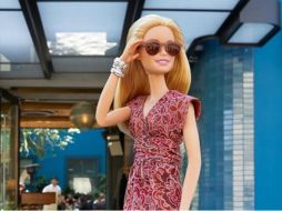 La muñeca Barbie lanzada en 1959 continúa definiéndose por el lema, 