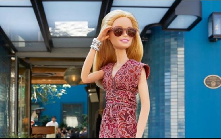 La muñeca Barbie lanzada en 1959 continúa definiéndose por el lema, 