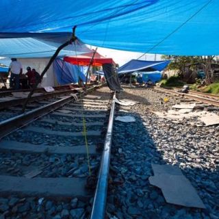 Bloquean vías del tren por Reforma Educativa
