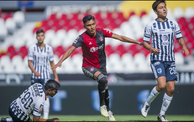 Fue al 68’, cuando tras una excelente jugada, Christopher Trejo llegó para empujar el balón al fondo del arco defendido por Alex Cruz, quien nada pudo hacer. MEXSPORT / C. De Marchena