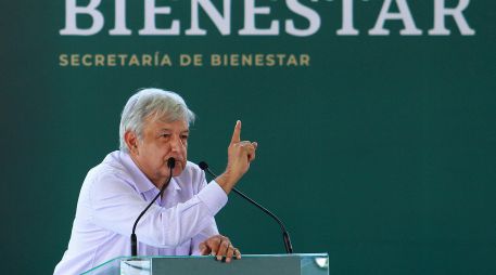 López Obrador rechazó que el avión en el que viajó Josefa González-Blanco Ortiz-Mena haya sido detenido por orden presidencial. NTX/F. Estrada