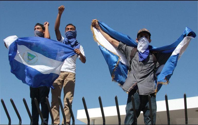 Los nicaragüenses retan el veto en protesta al presidente Daniel Ortega. ARCHIVO / AFP