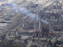 Para la rehabilitación de la refinería de Salamnca secuenta con un presupuesto de dos mil millones de pesos. SUN/ARCHIVO