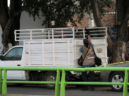 Investigadores acuden a la zona donde fueron encontrados los cadáveres en Chilpancingo. EFE/J. de la Cruz