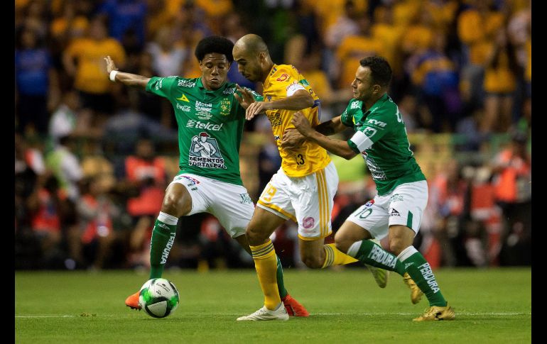 Tigres de la UANL logró sacar el empate 0-0 en casa de los esmeraldas y se coronaron campeones, por marcador global, por séptima ocasión en su historia. EFE / F. Guasco