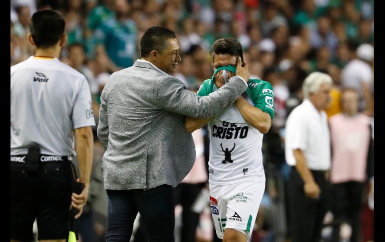 Al minuto 30 del partido, León perdió por lesión a Ángel Mena, el líder goleador del torneo. AP / E. Verdugo
