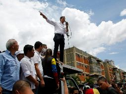 Juan Guaidó indicó que la tarea de sus enviados es comprobar la disposición de los representantes del Gobierno. AP/L. Fernández