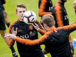 El internacional holandés está abierto a opciones. EFE