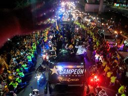 Con cánticos, bailes y discursos triunfales se festejó el séptimo título de los Tigres. AFP / J. César Aguilar