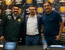 En la presentación de Rayas estuvo presente el director de desarrollo deportivo, Jorge Dávalos, quien le deseó éxito. TWITTER/@LeonesNegrosCF