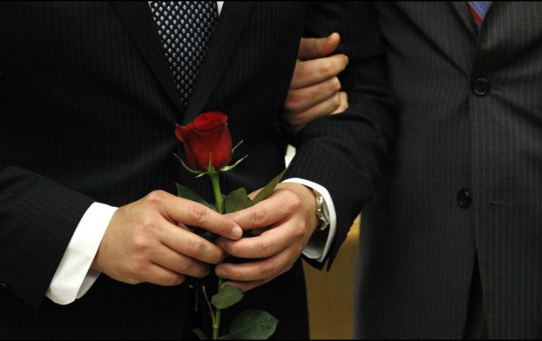 El proceso de matrimonio de ciudadanos mexicanos del mismo sexo se podrá llevar a cabo apenas se tengan los cambios necesarios a la normativa correspondiente. Las solicitudes no se pueden aceptar aún. AP / ARCHIVO