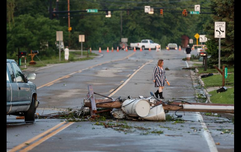 Un poste de luz tirado en Vandalia, Ohio