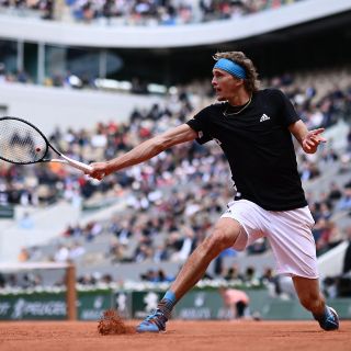 Zverev, Del Potro y Osaka reaccionan a tiempo en Roland Garros
