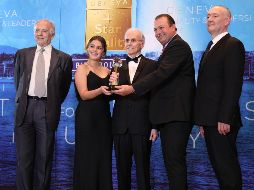 El equipo de Murotech al recibir el premio “International Star For Quality” de BID, en una ceremonia realizada en la ciudad de Ginebra, Suiza. ESPECIAL