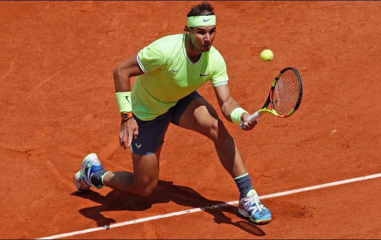 En busca de su duodécimo título en París, el defensor del título sumó su triunfo 88, con un tenis muy sólido hasta la manga final. AP / C. Ena