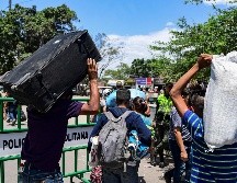 Cruces en el puente entre Cúcuta, Colombia, y San Antonio del Tachira, en Venezuela, La grave crisis ha forzado a más de tres millones de venezolanos a emigrar desde 2015, según Naciones Unidas. AFP/ARCHIVO