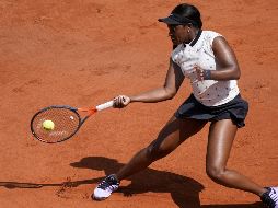 La estadounidense Sloane Stephens, quien se encuentra en el lugar siete del ranking, superó a la española Sara Sorribes Tormo en un partido que duró una hora con 26 minutos. AFP / K. Tribouillard