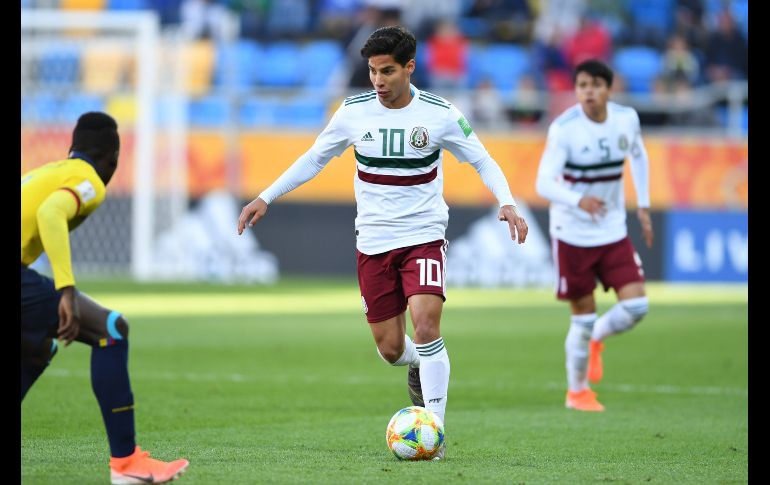 Diego Lainez, del Betis, fue titular con México. EFE/A. Warzawa
