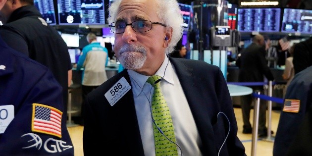 Wall Street baja por temor a un menor crecimiento econ&oacute;mico