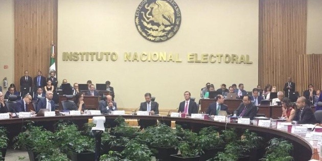 Lorenzo C&oacute;rdova: INE no orden&oacute; cancelar "ma&ntilde;aneras" ni bloqueo a red social